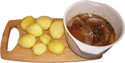 ziemniaki, pry, kartofle, karkwka wieprzowa marynowana w piwie rozmarynie z owocami jaowca
