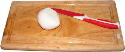 mozzarella, n, drewniana deska do krojenia